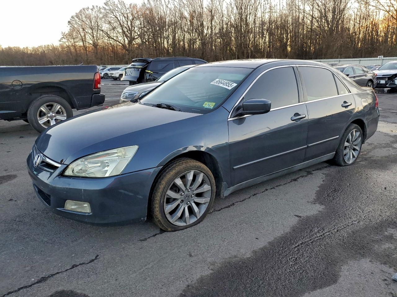 Salvage Honda Accord Image