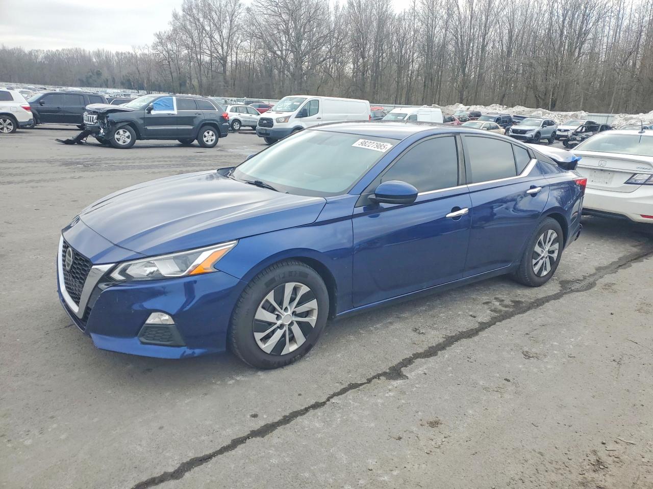 Salvage Nissan Altima Image