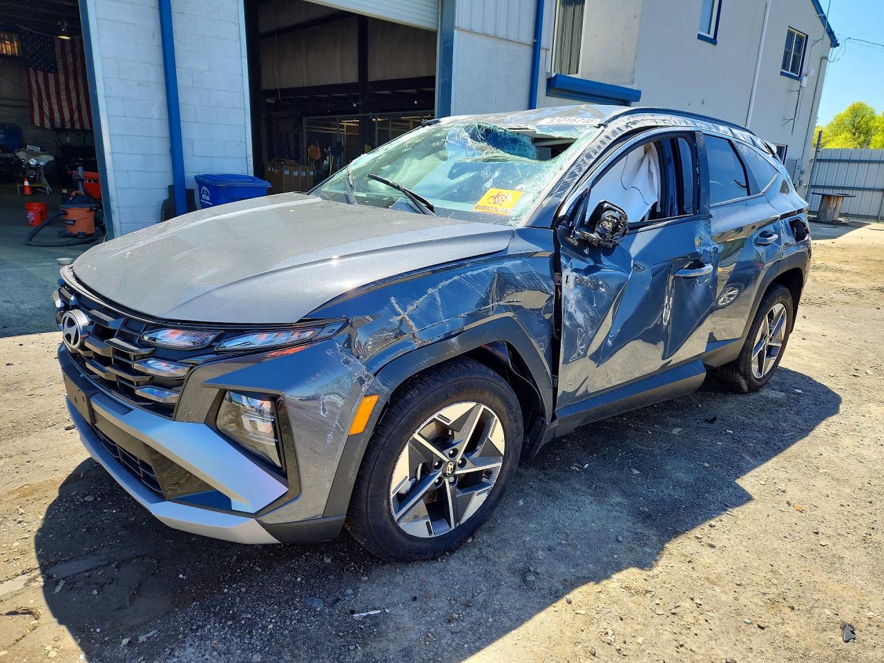 Salvage Hyundai TUCSON Image