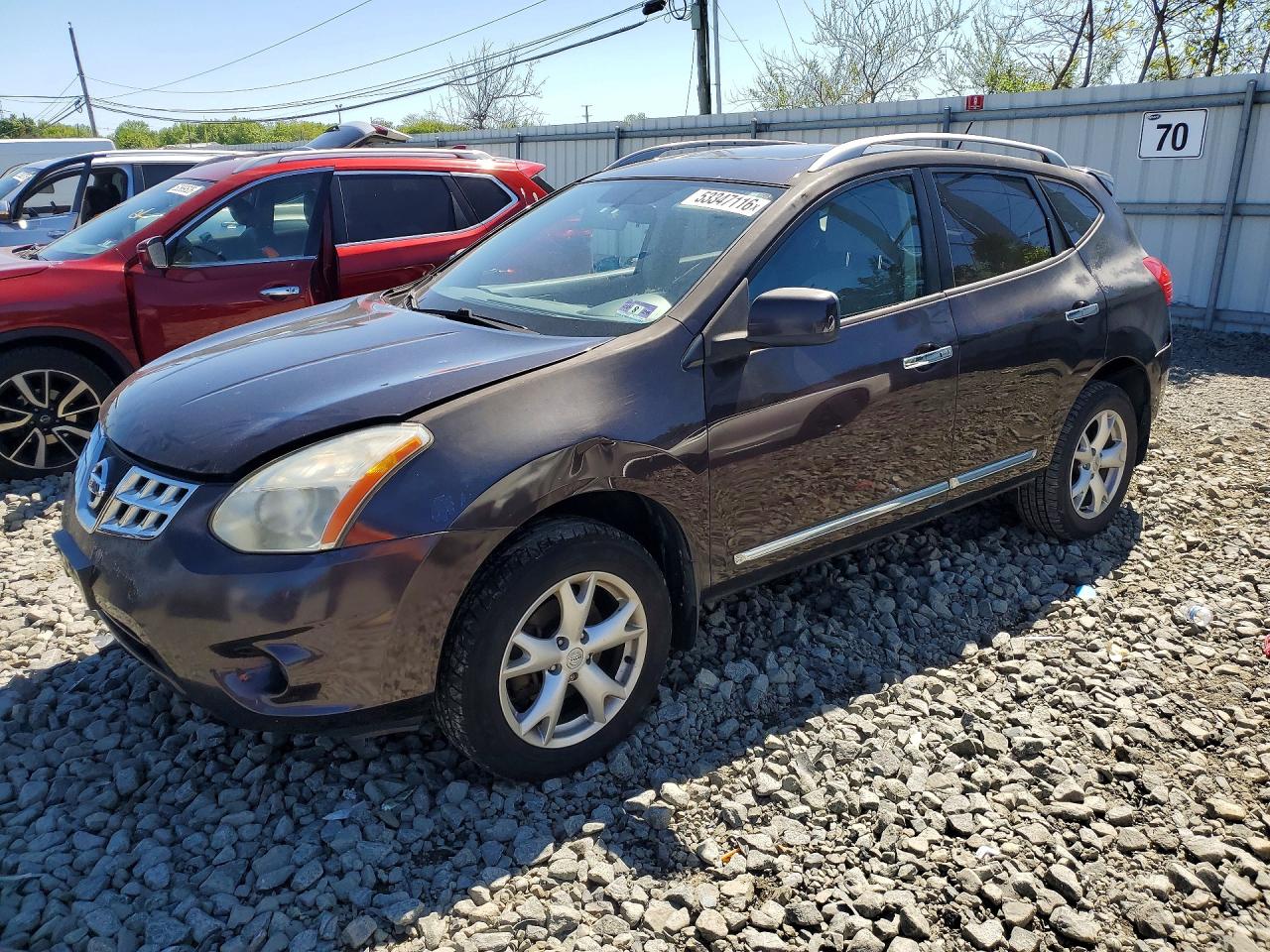 Salvage Nissan Rogue Image