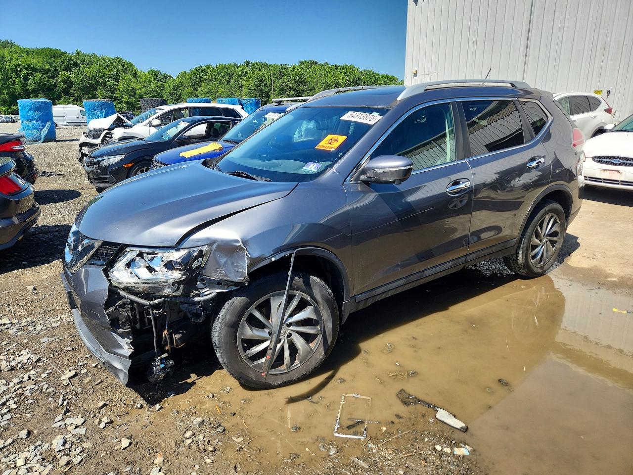 Salvage Nissan Rogue Image