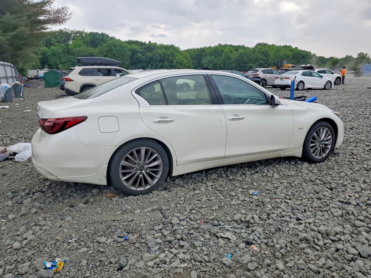 INFINITI Q50 3.0t Luxe