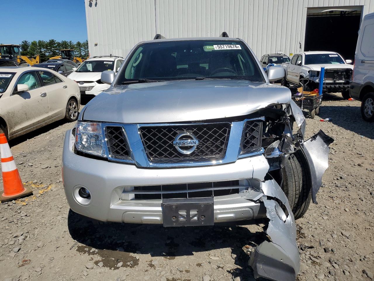 Nissan Pathfinder S