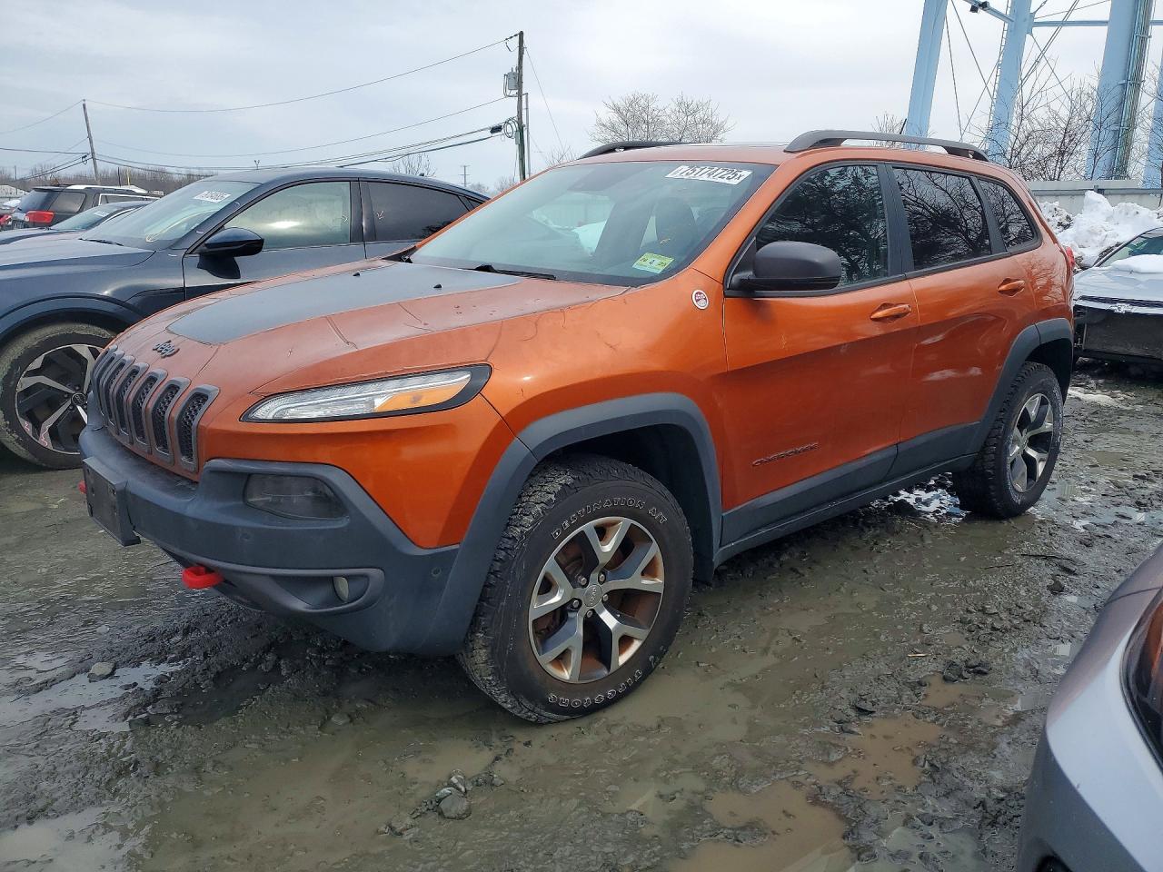 Salvage Jeep Cherokee Image