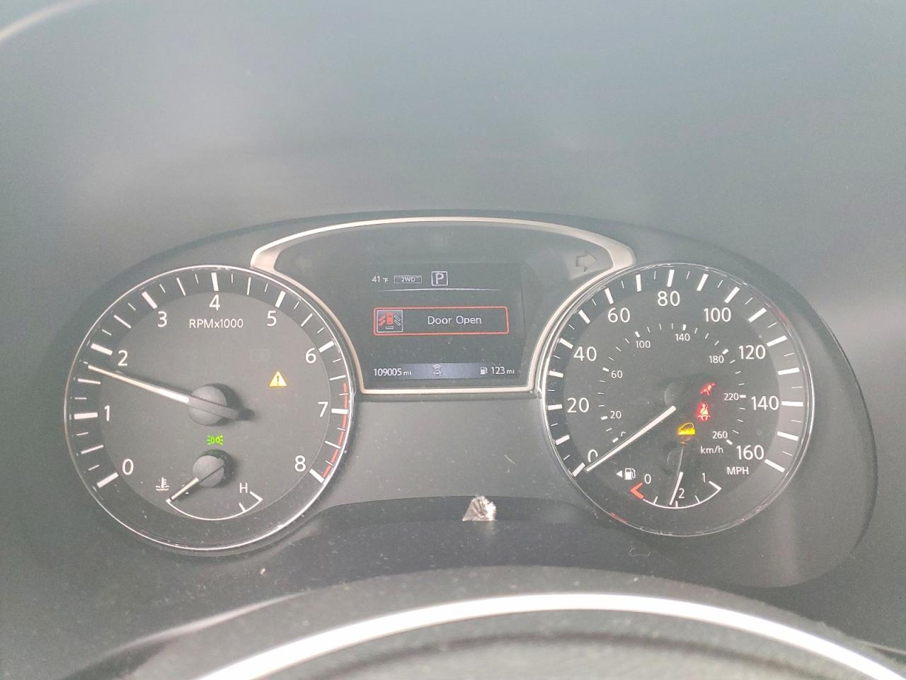 Nissan Pathfinder S