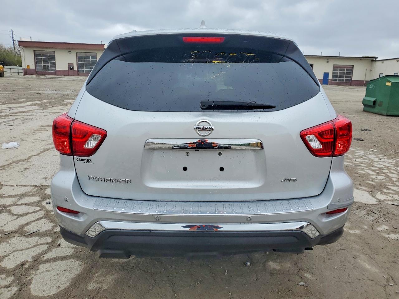 Nissan Pathfinder S
