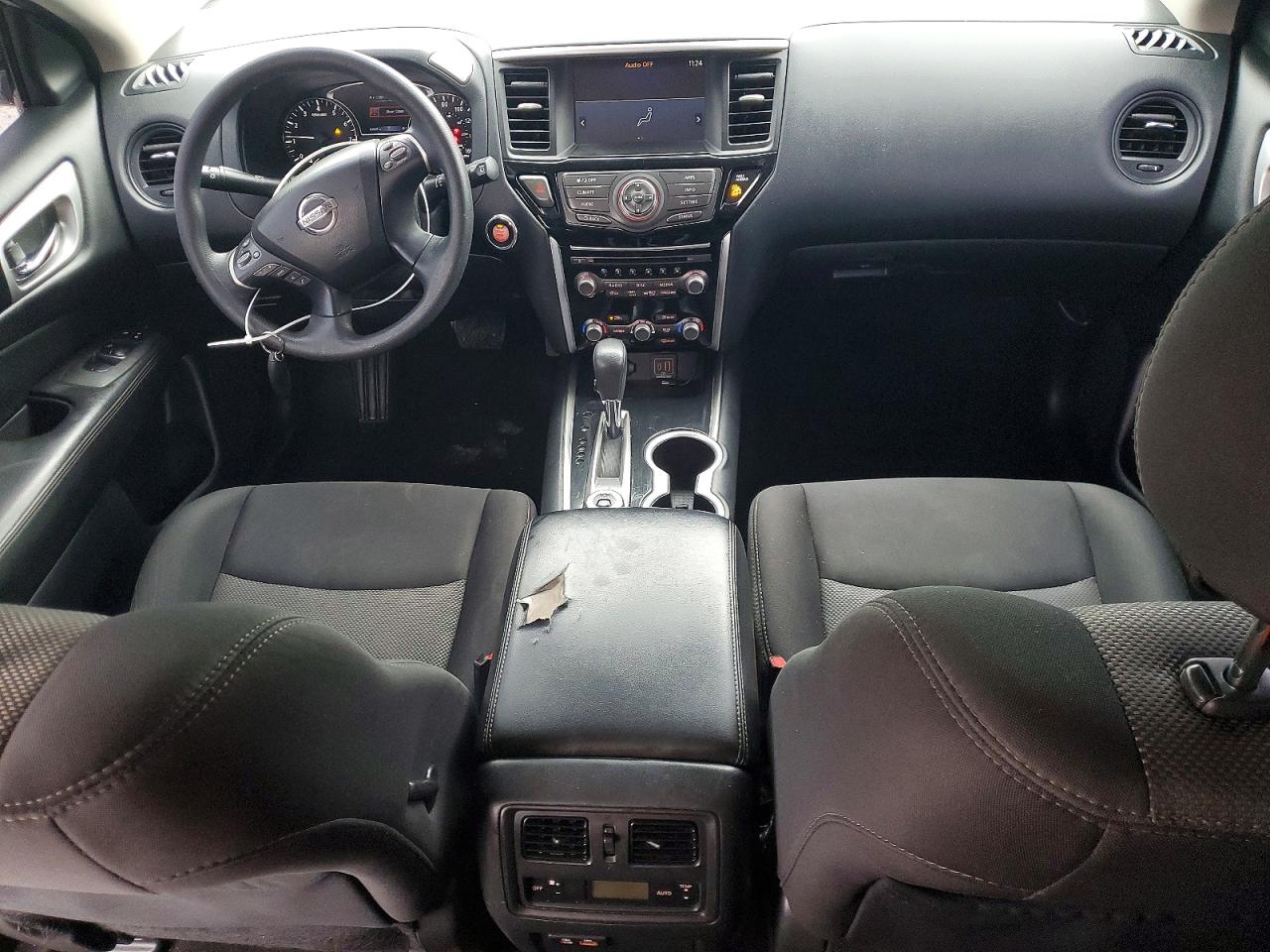 Nissan Pathfinder S