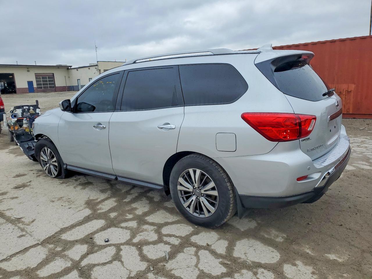 Nissan Pathfinder S