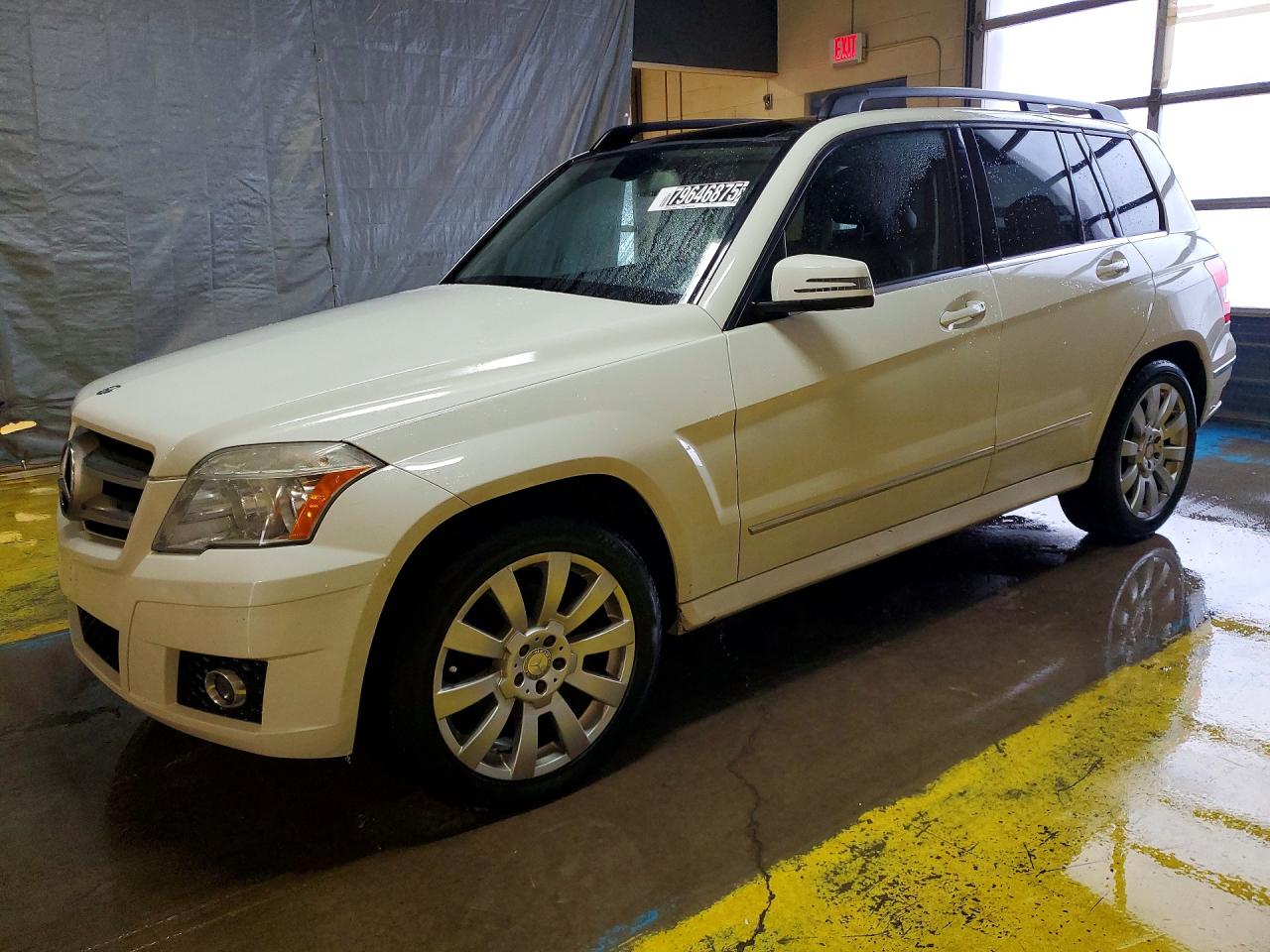 Salvage Mercedes-Benz GLK Image