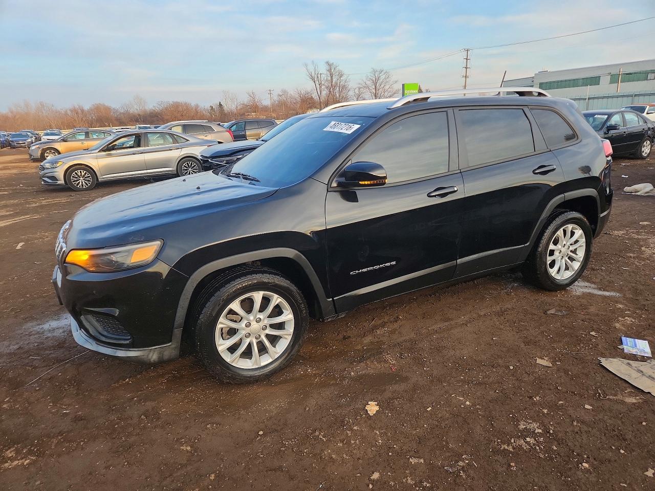 Salvage Jeep Cherokee Image