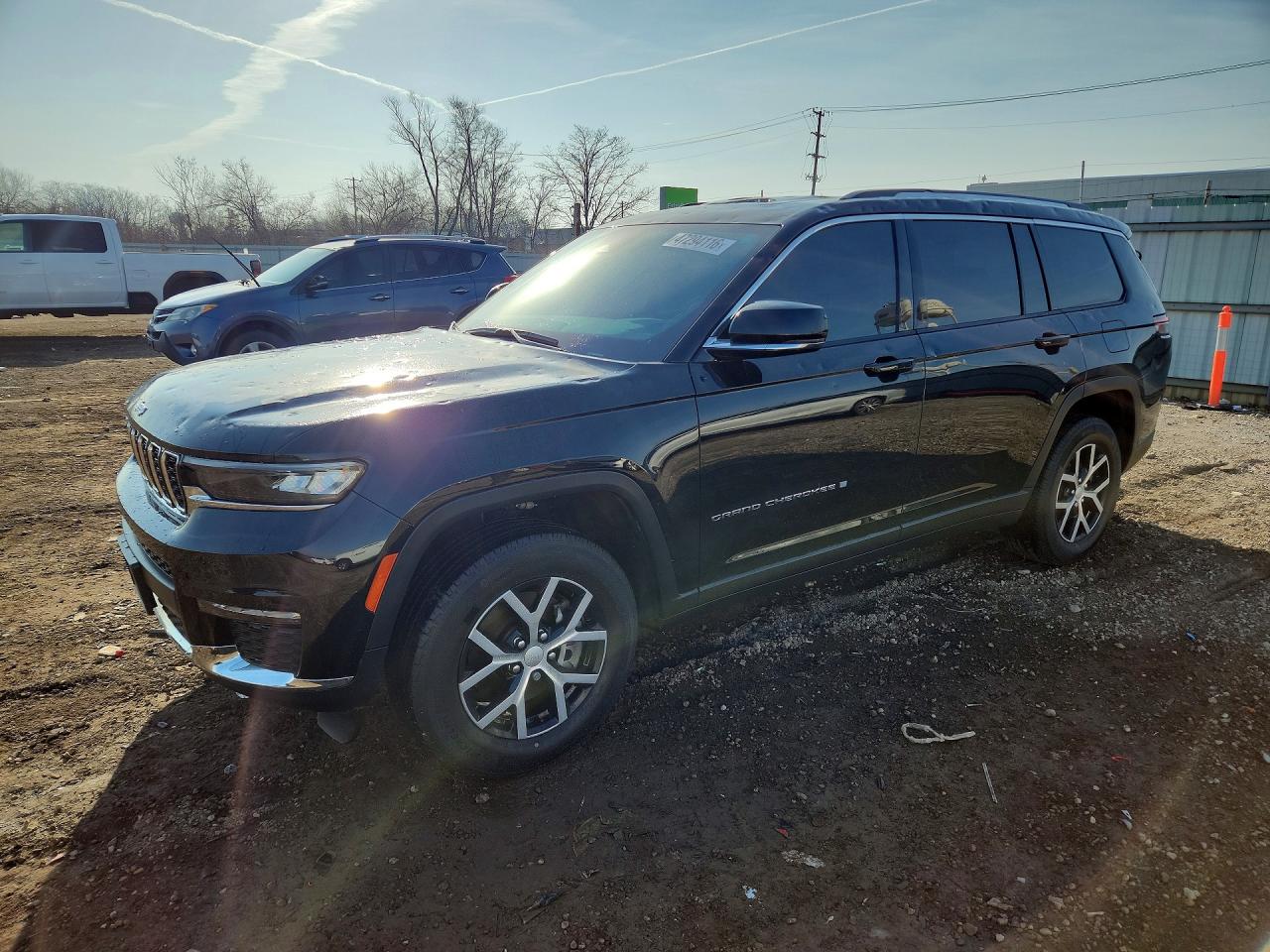 Salvage Jeep Cherokee Image