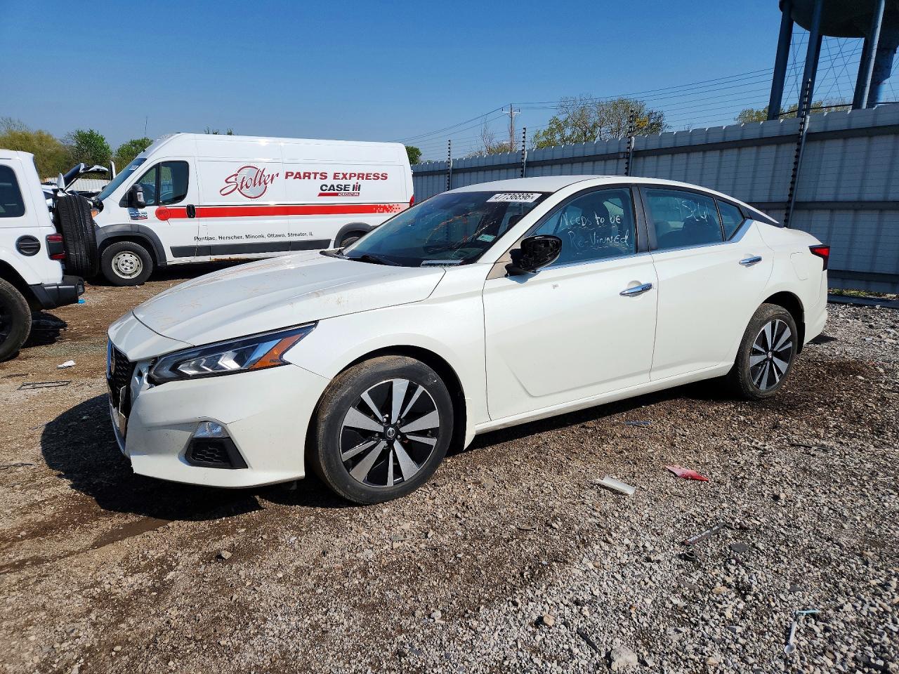 Salvage Nissan Altima Image