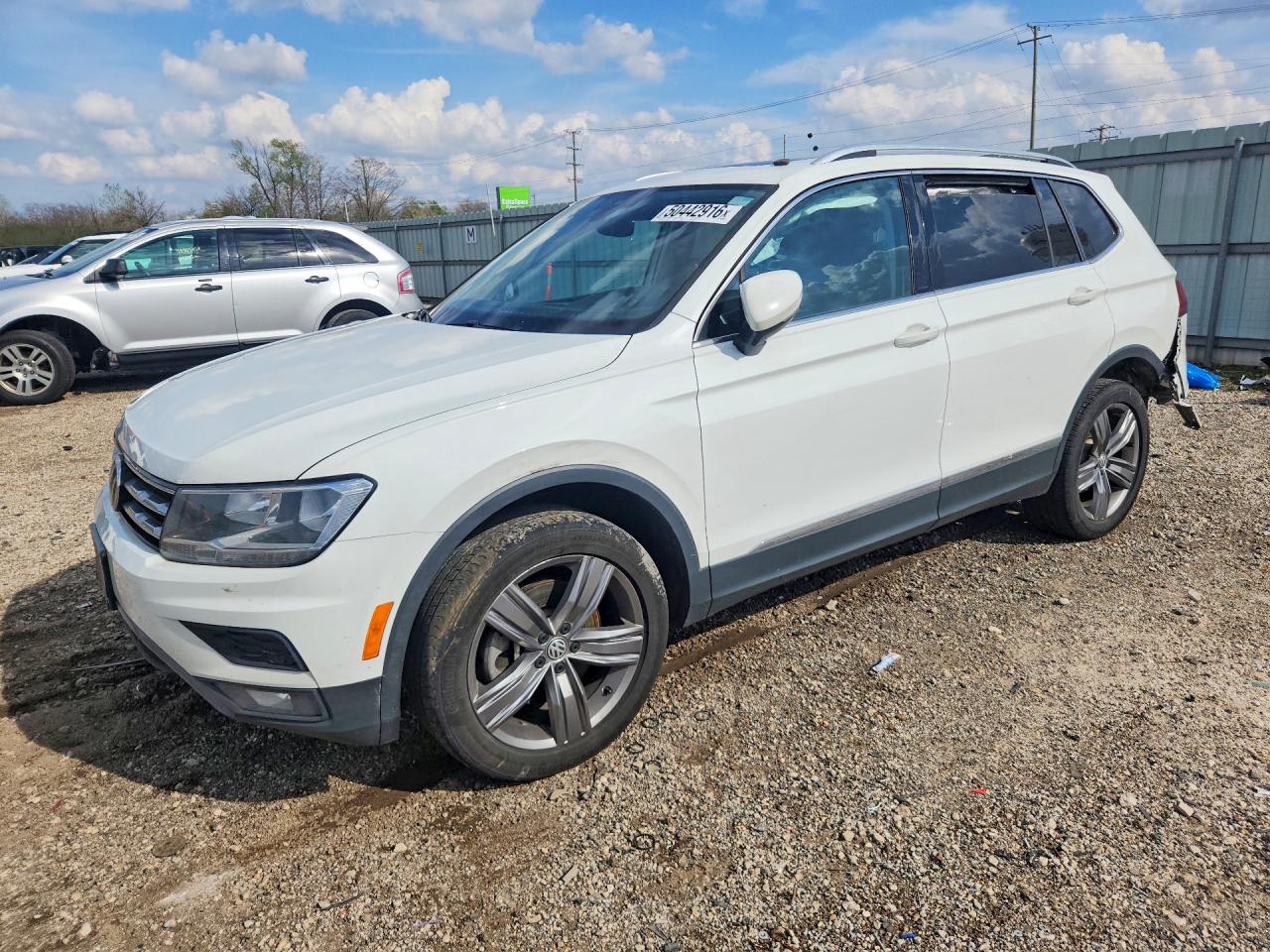 Salvage Volkswagen Tiguan Image