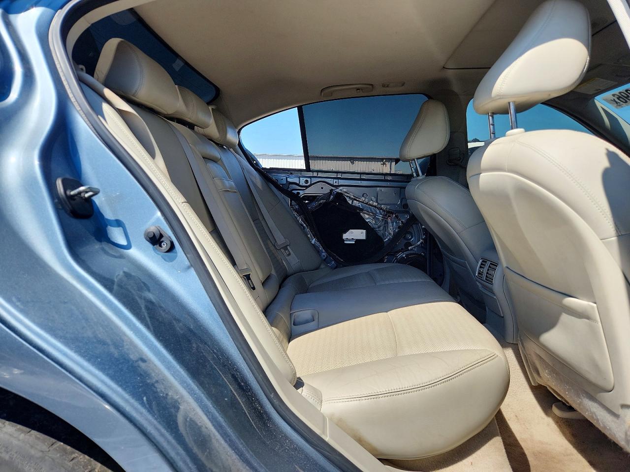 INFINITI Q50 Base