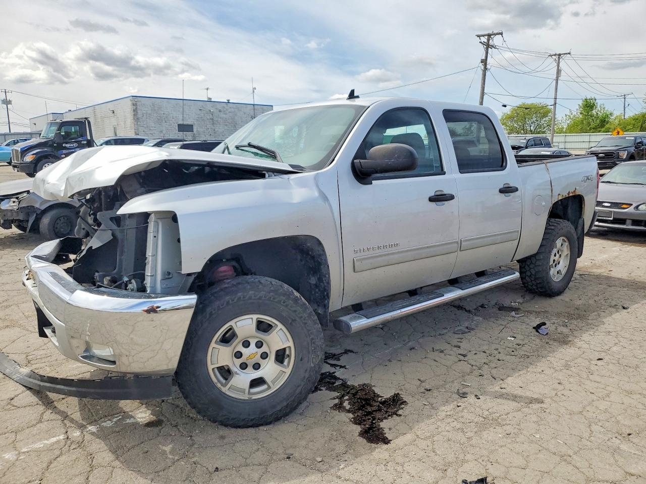 Salvage Chevrolet Silverado Image