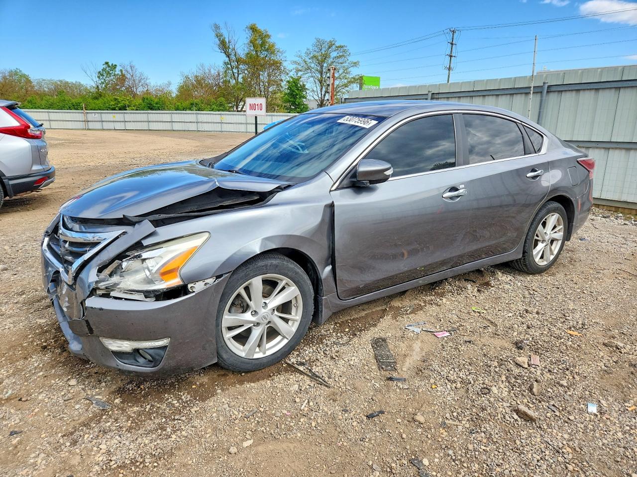 Salvage Nissan Altima Image