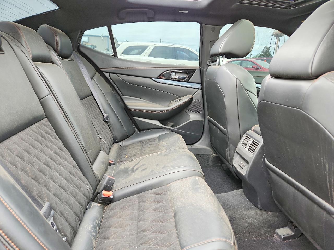 Nissan Maxima Sr