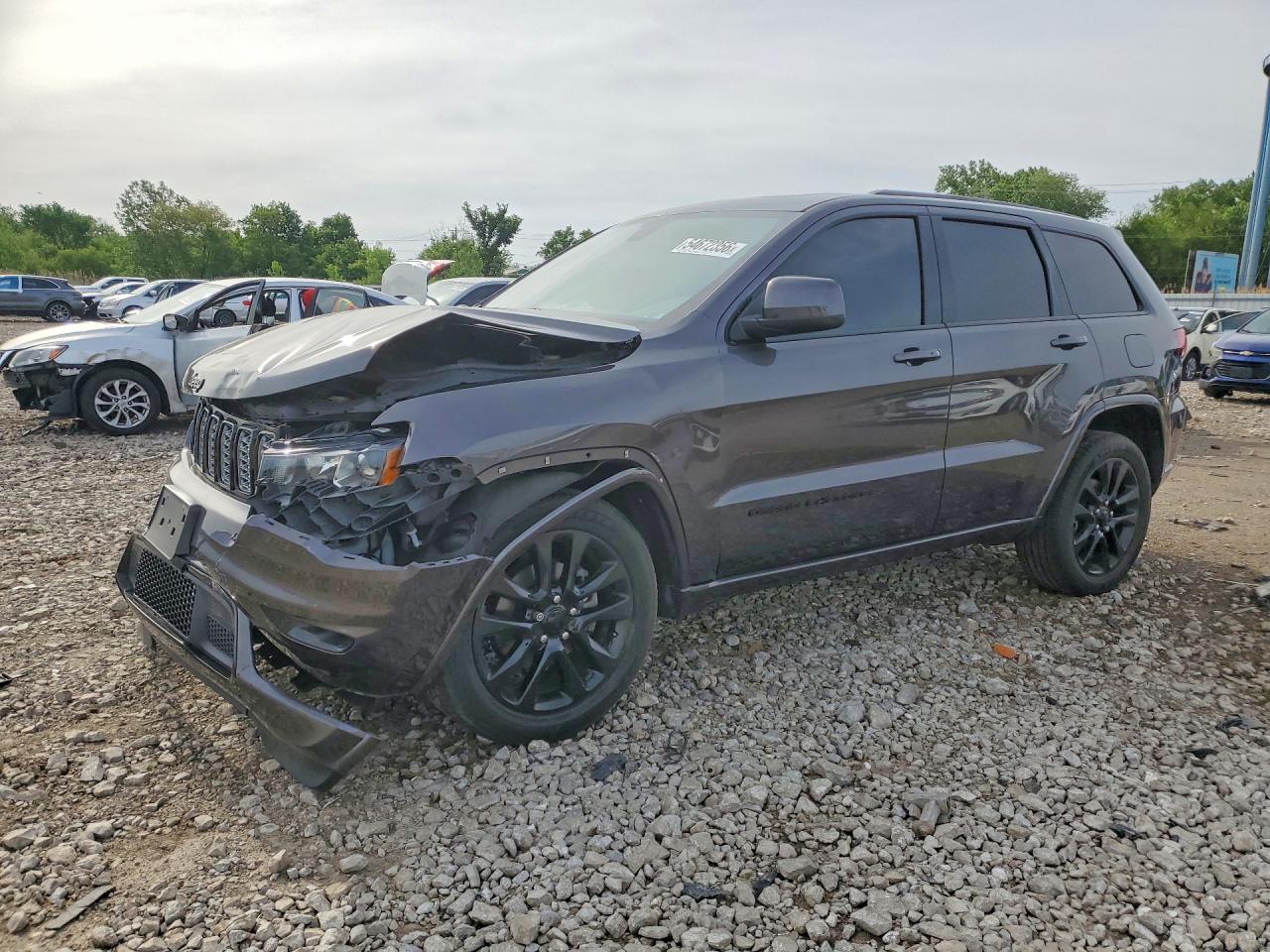 Salvage Jeep Cherokee Image