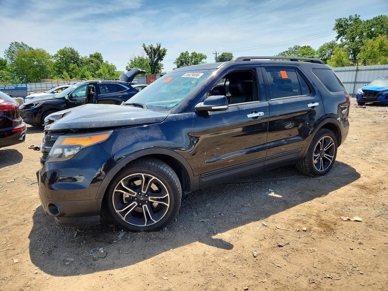 Salvage Ford Explorer Image