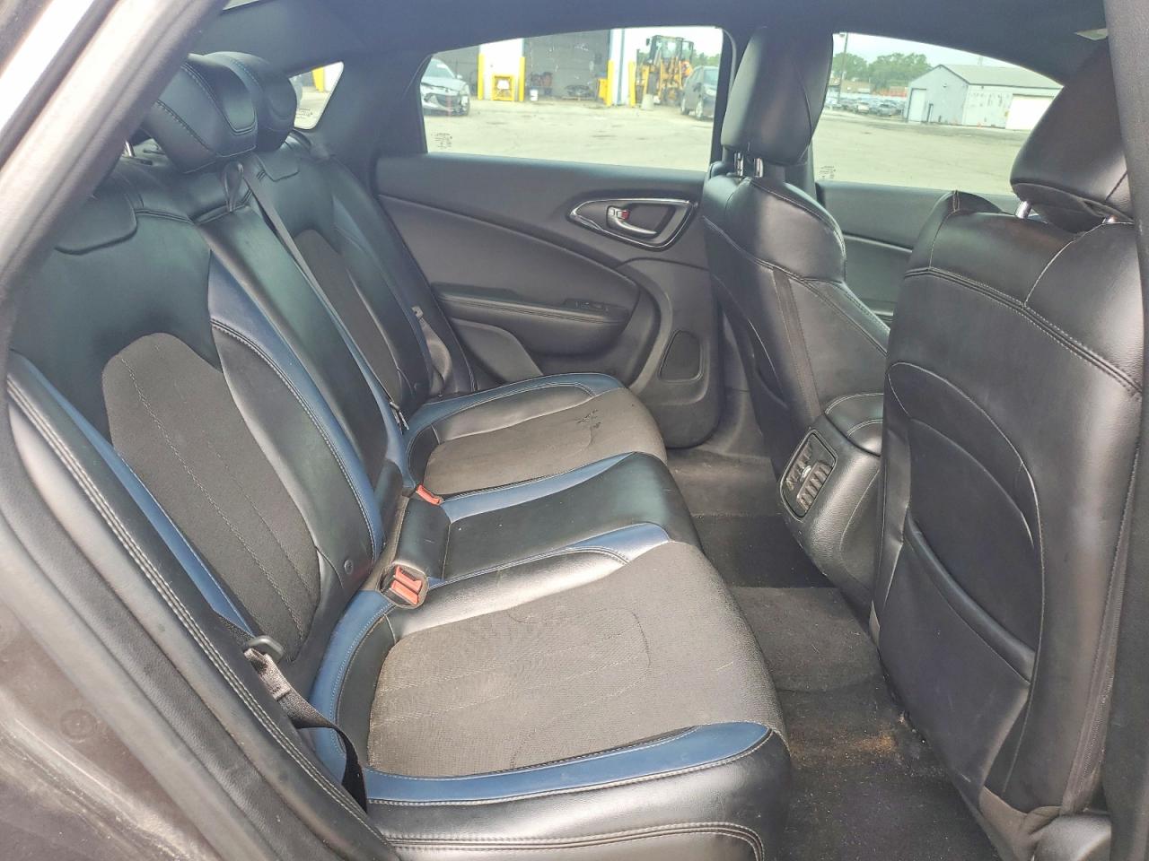 Chrysler 200 S