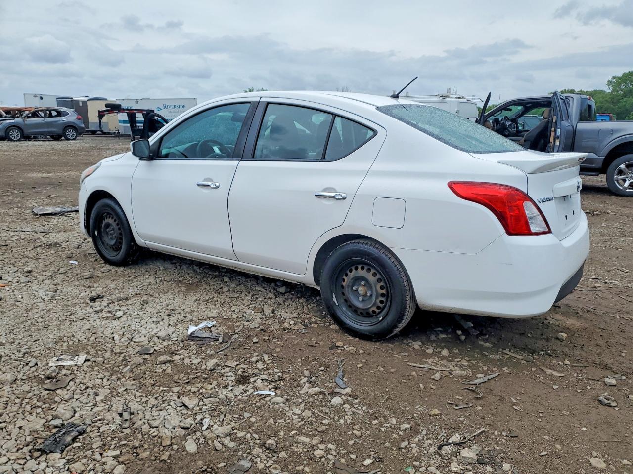 Nissan Versa Sv