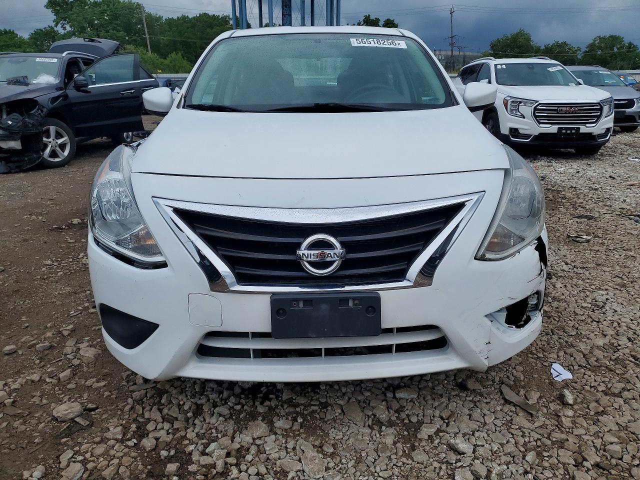 Nissan Versa Sv