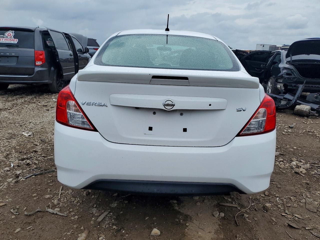 Nissan Versa Sv
