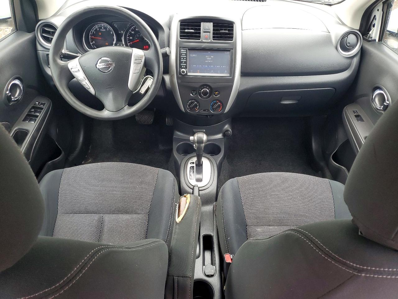Nissan Versa Sv