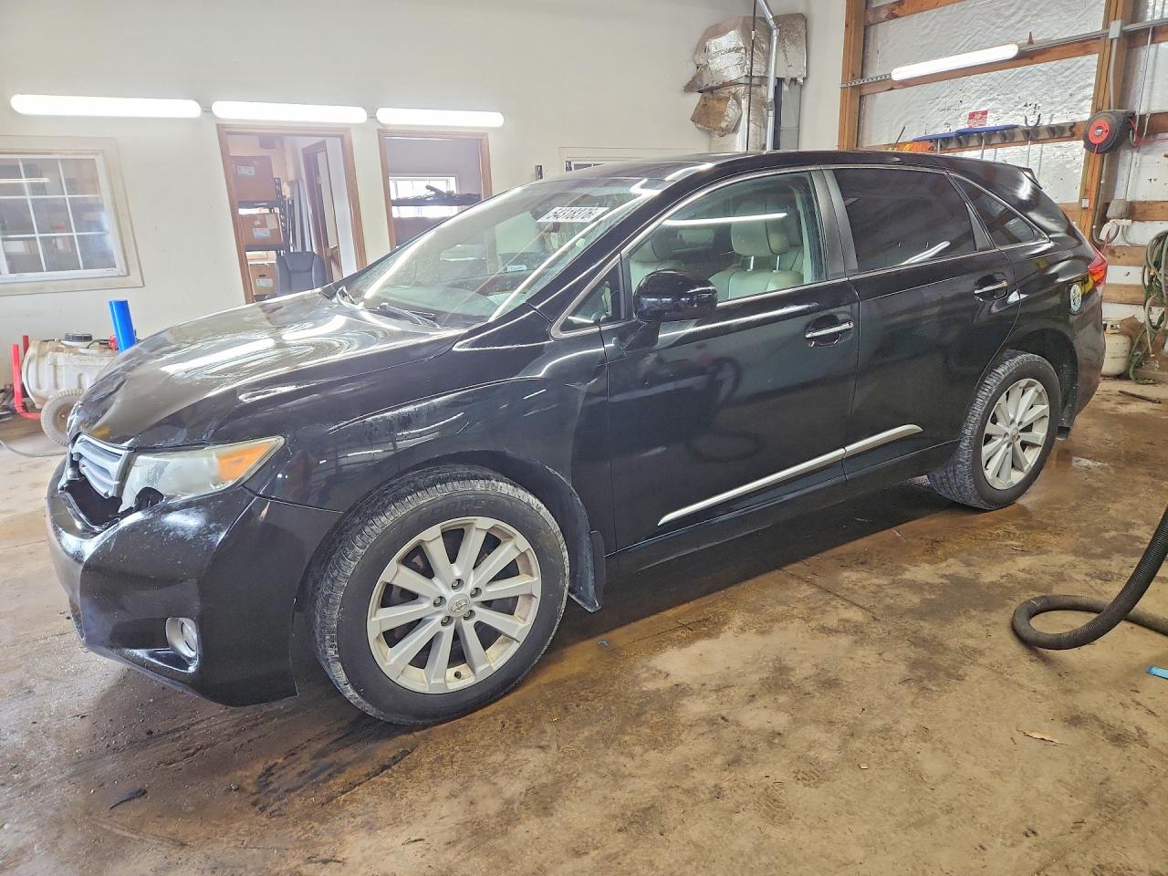 Salvage Toyota Venza Image