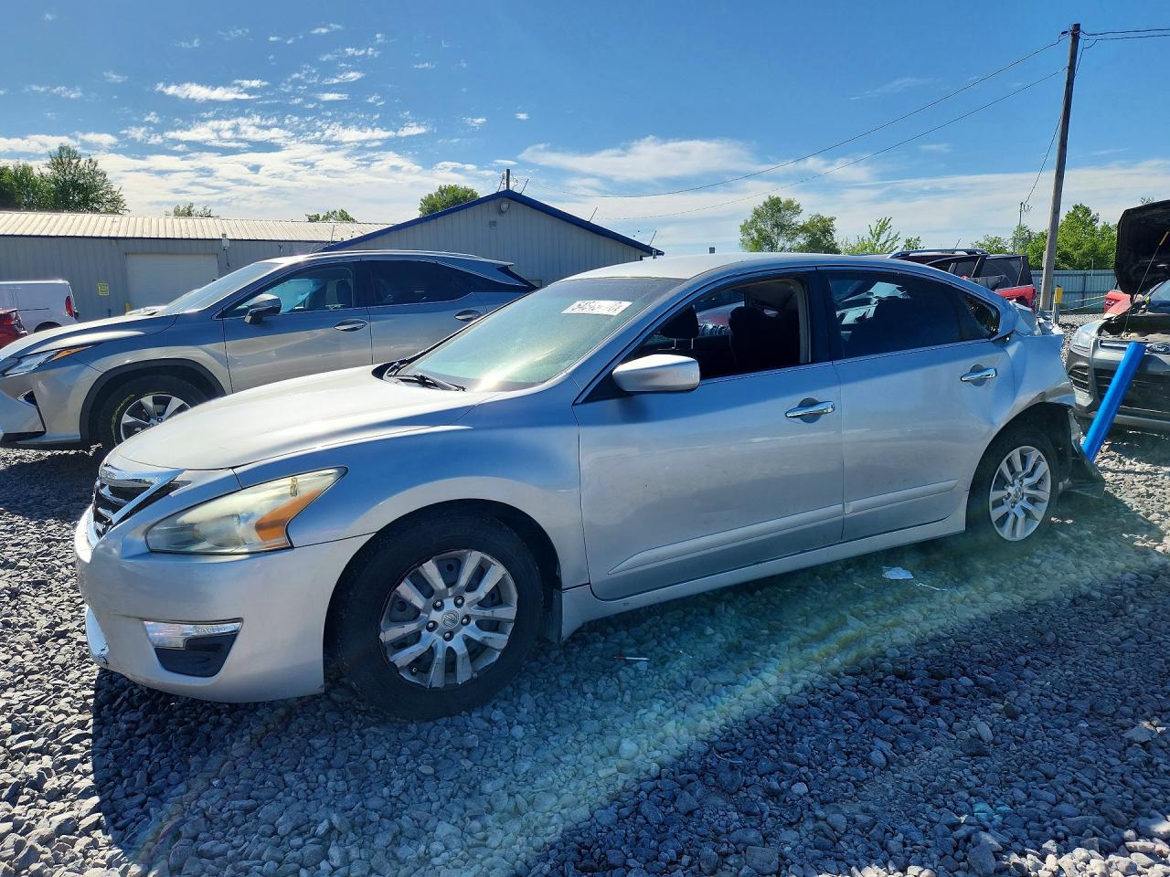 Salvage Nissan Altima Image