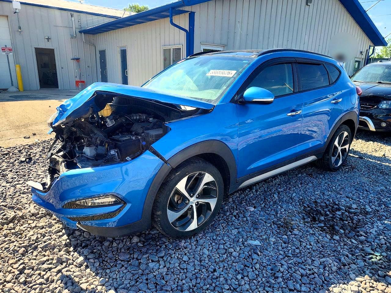 Salvage Hyundai TUCSON Image