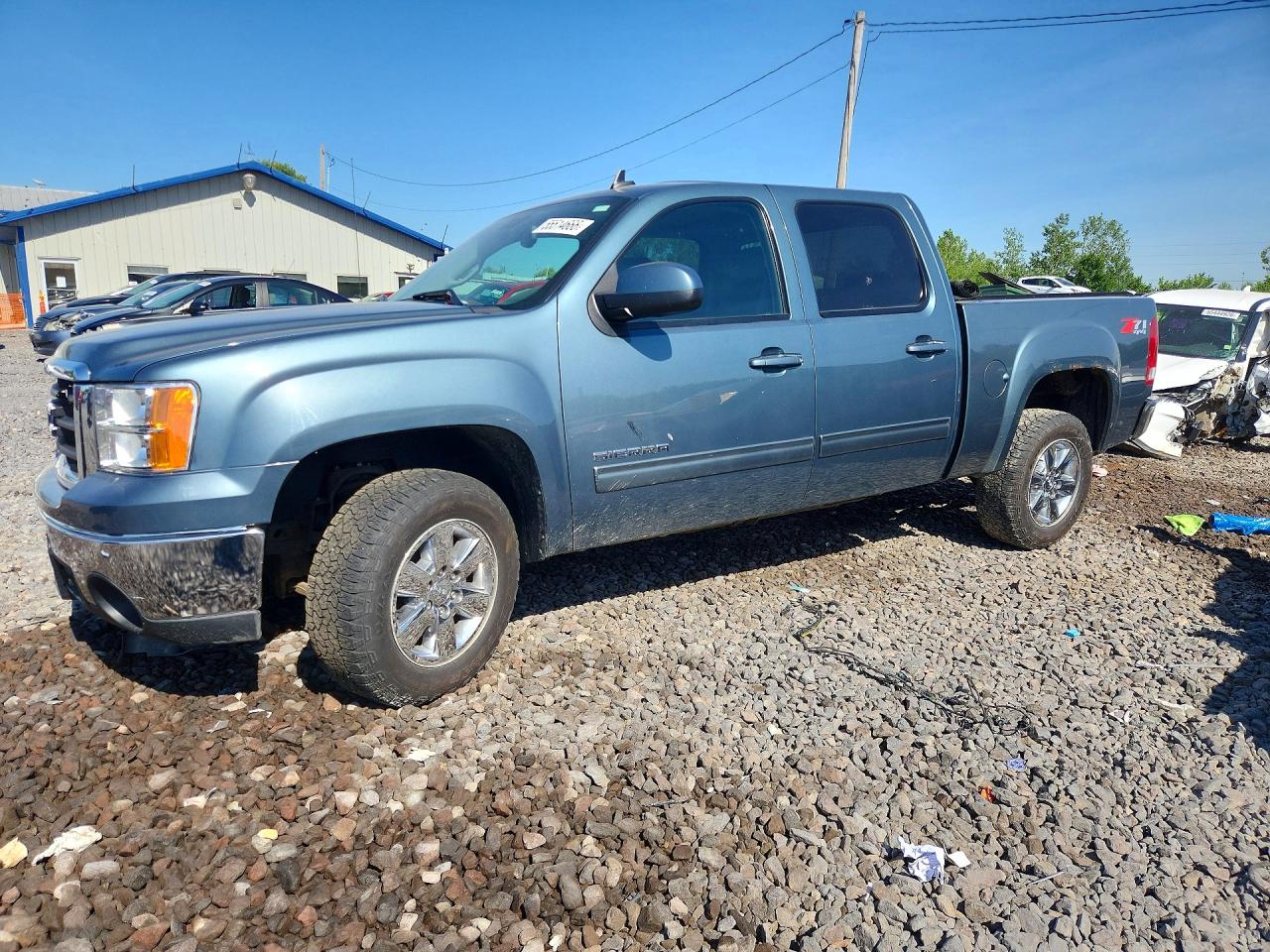 Salvage GMC Sierra Image