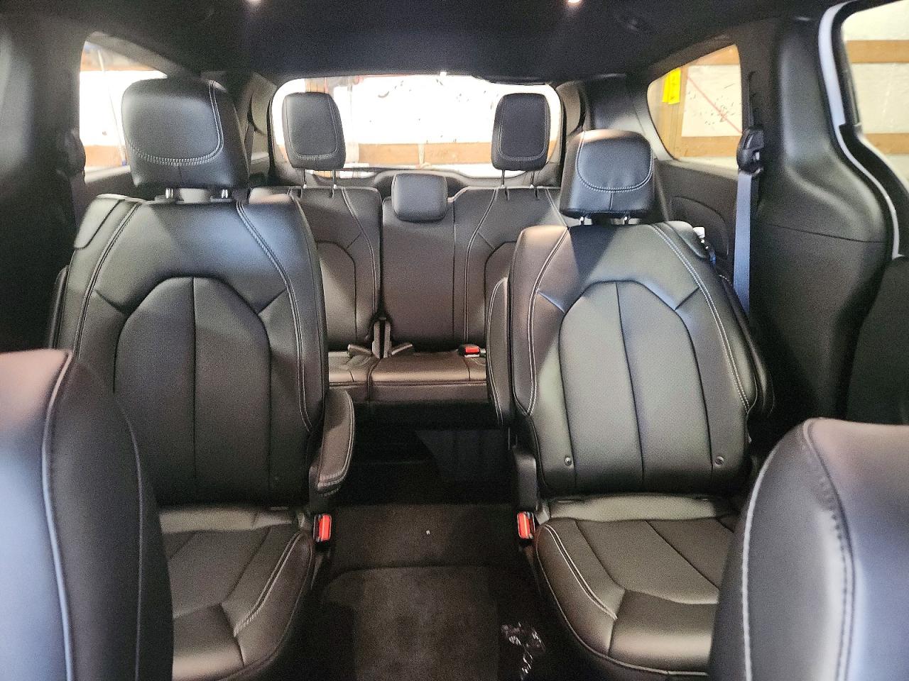 Chrysler Pacifica Select