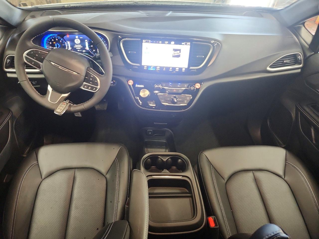 Chrysler Pacifica Select