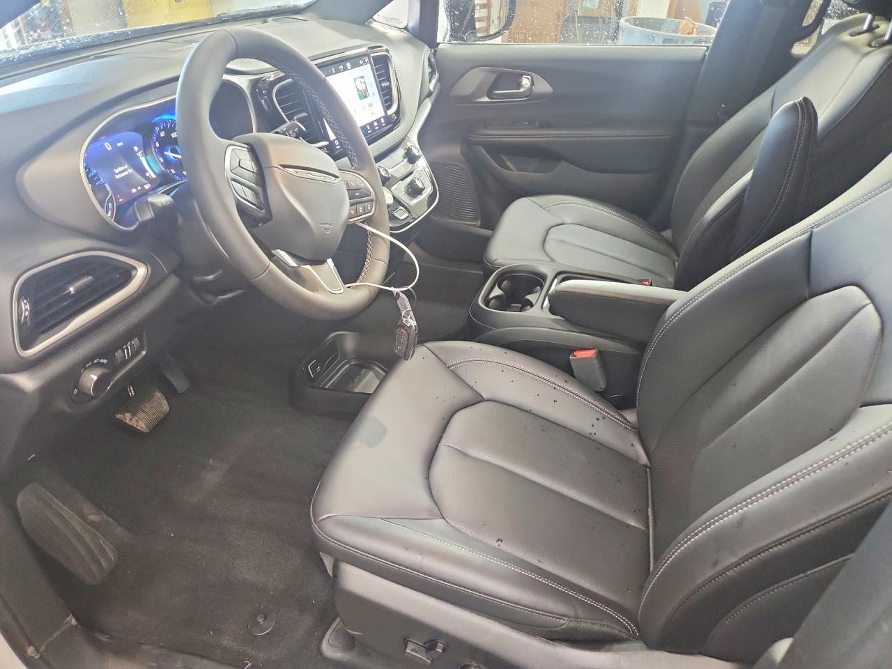 Chrysler Pacifica Select