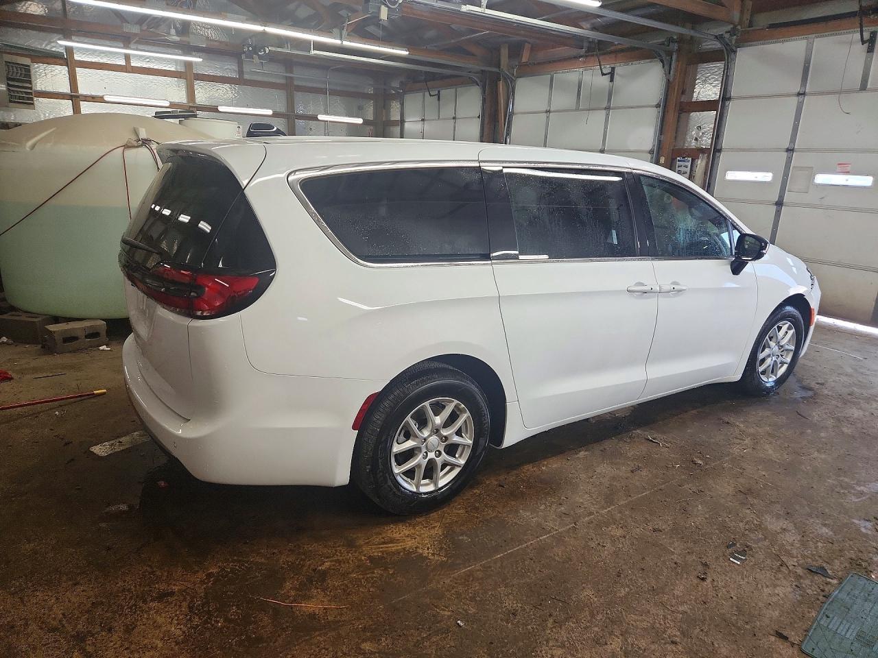 Chrysler Pacifica Select