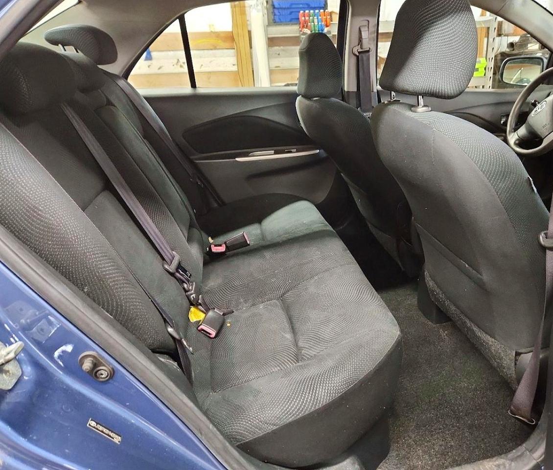 Toyota Yaris Base