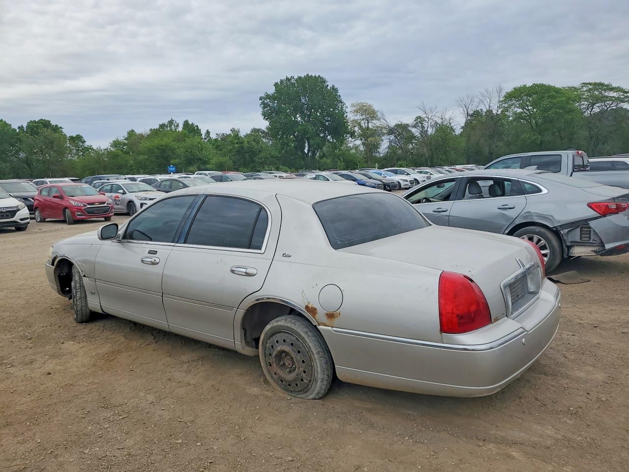 Lincoln Towncar Cartier