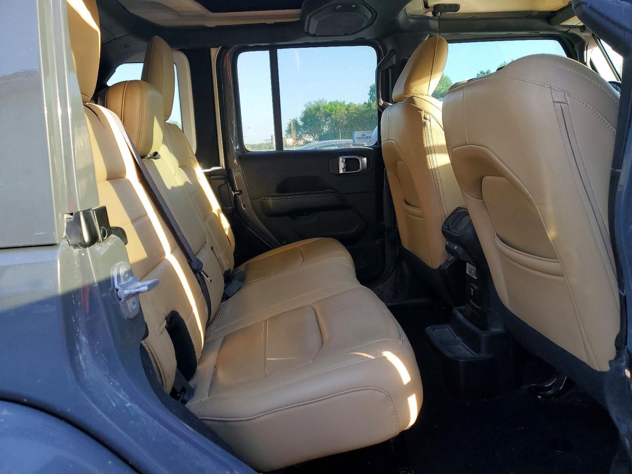 Jeep Wrangler Sahara