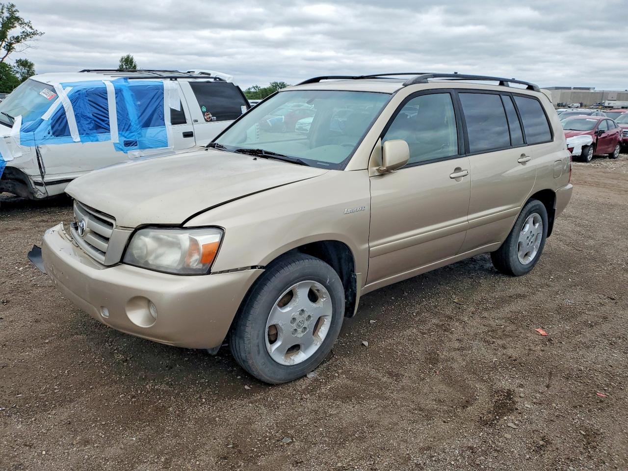 Salvage Toyota Highlander Image