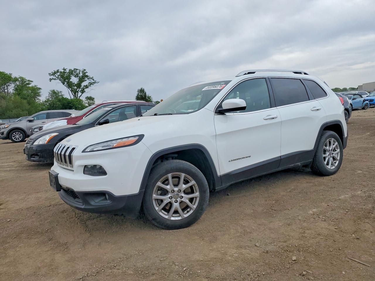 Salvage Jeep Cherokee Image