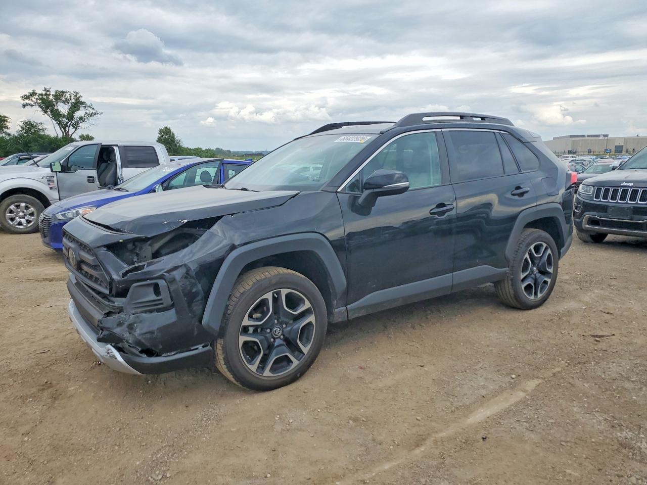 Salvage Toyota RAV4 Image