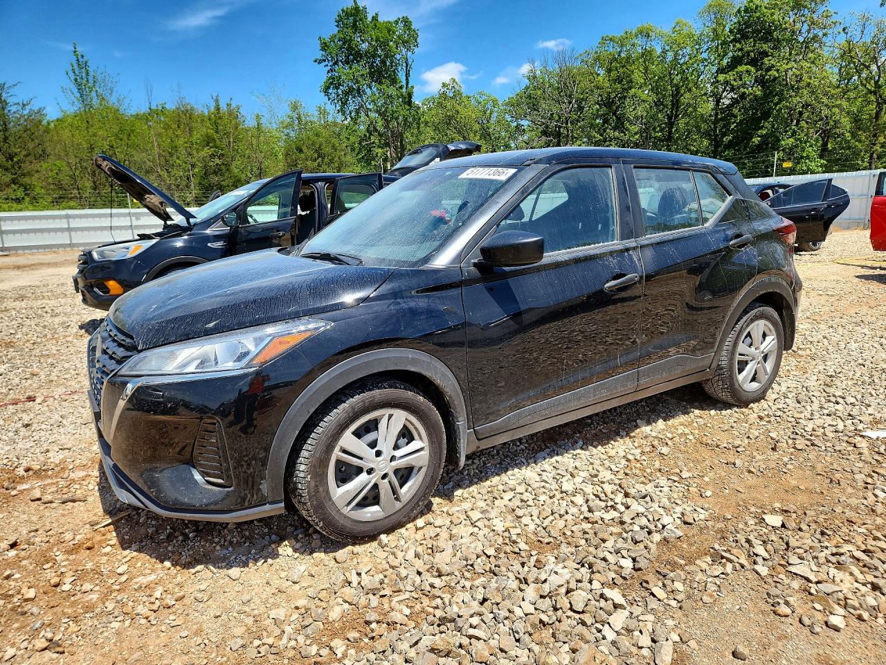 Salvage Nissan Kicks Image