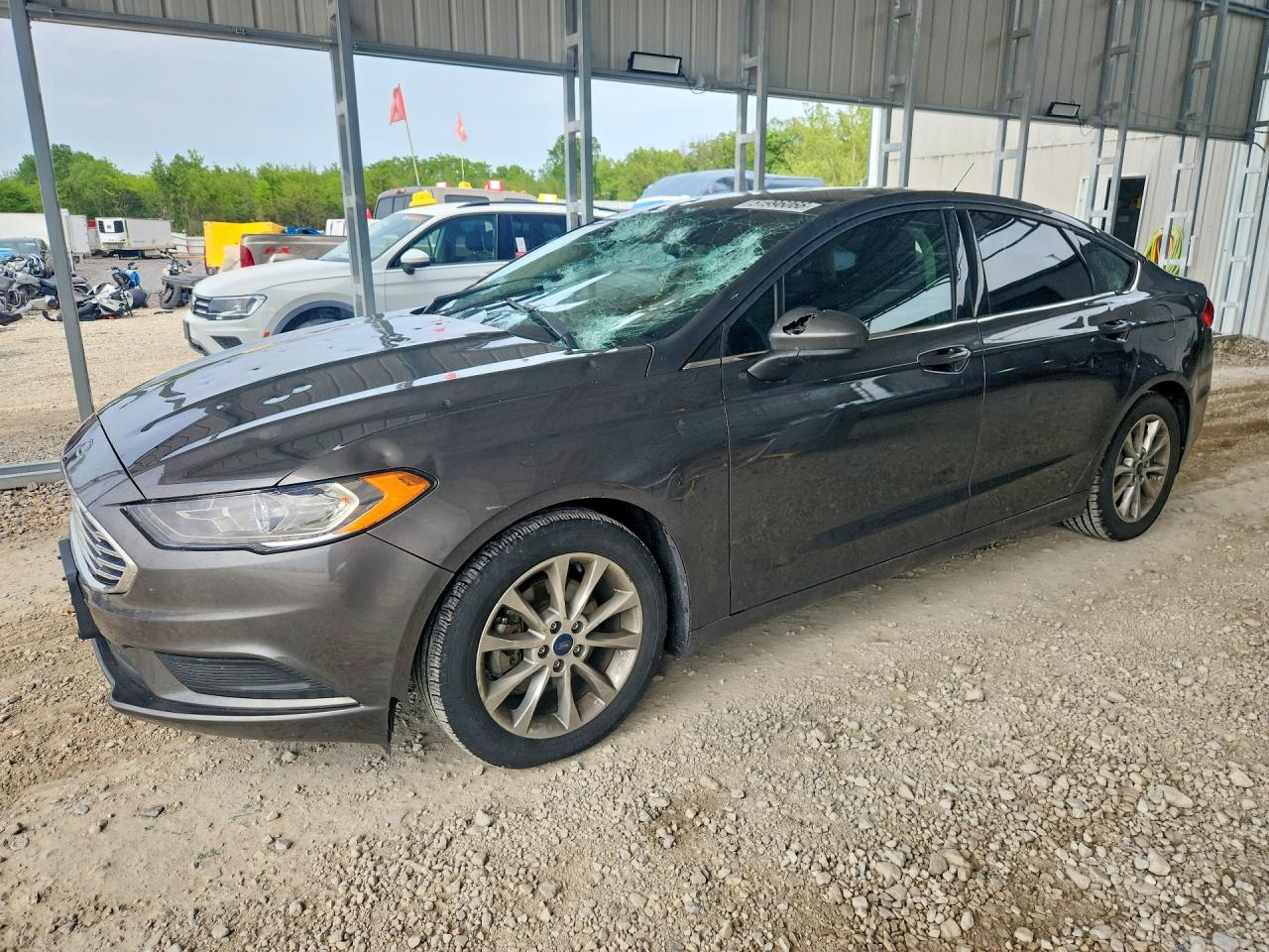Salvage Ford Fusion Image