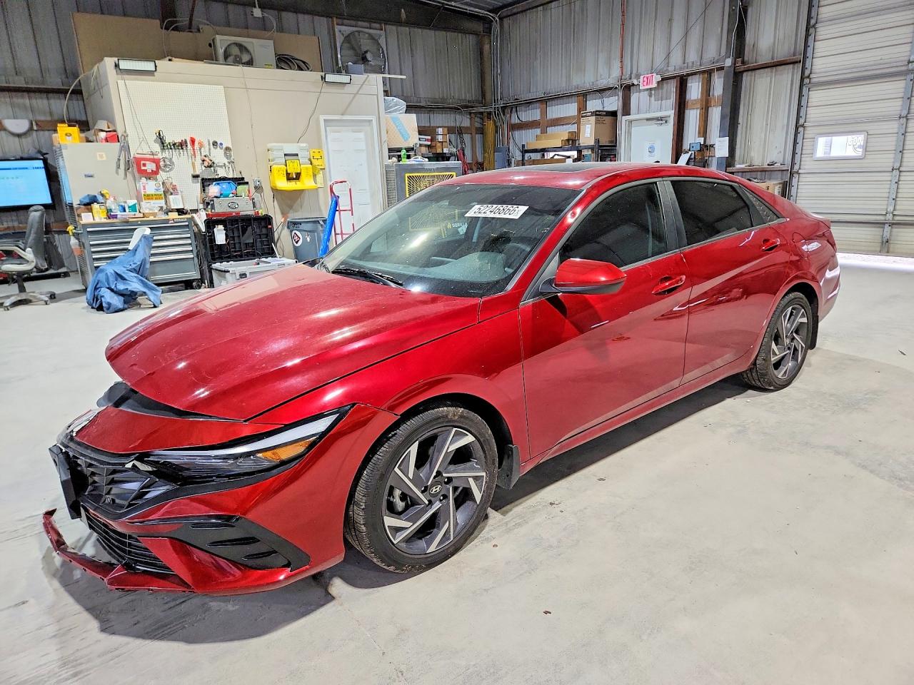 Salvage Hyundai ELANTRA Image