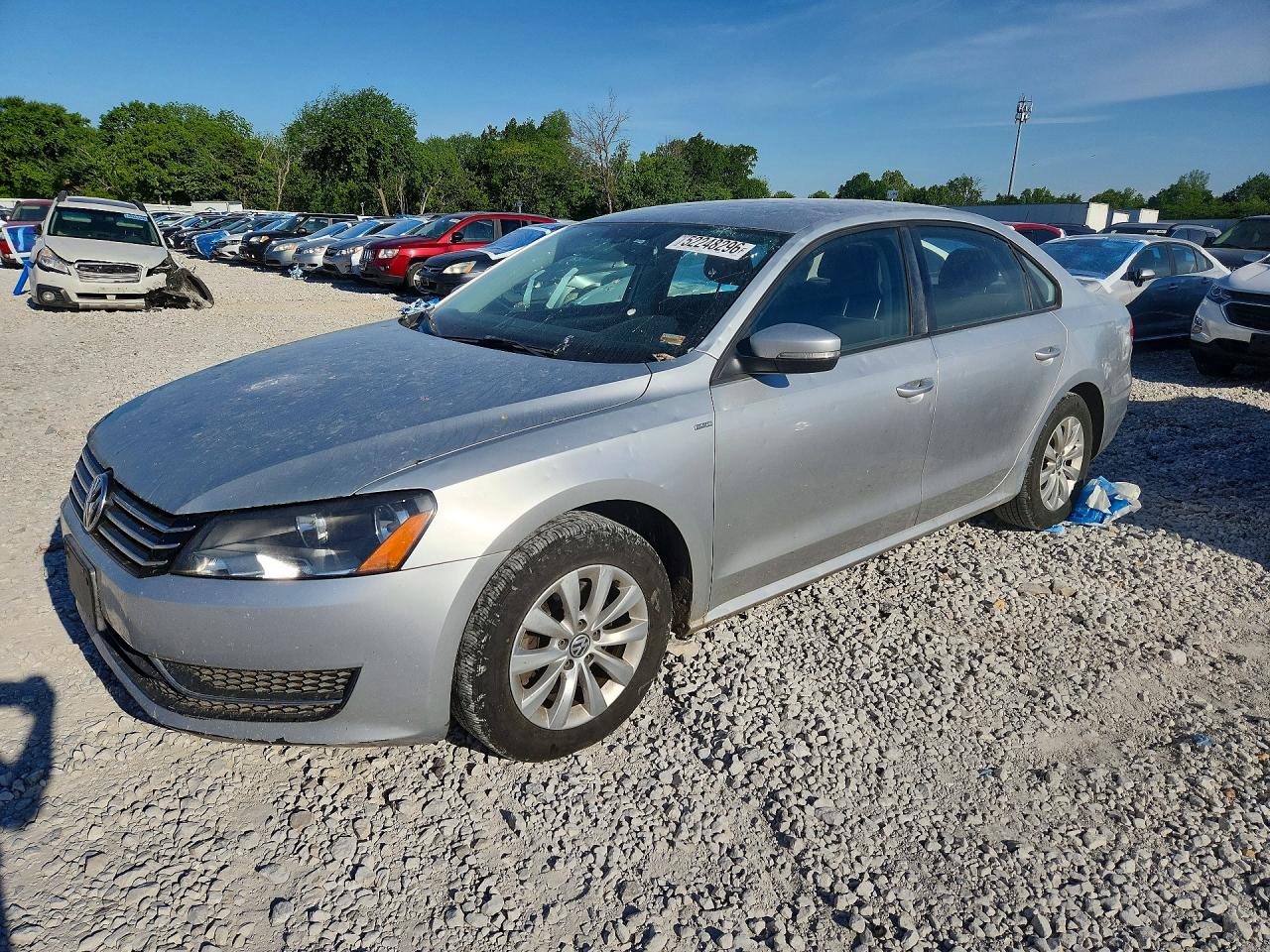 Salvage Volkswagen Passat Image