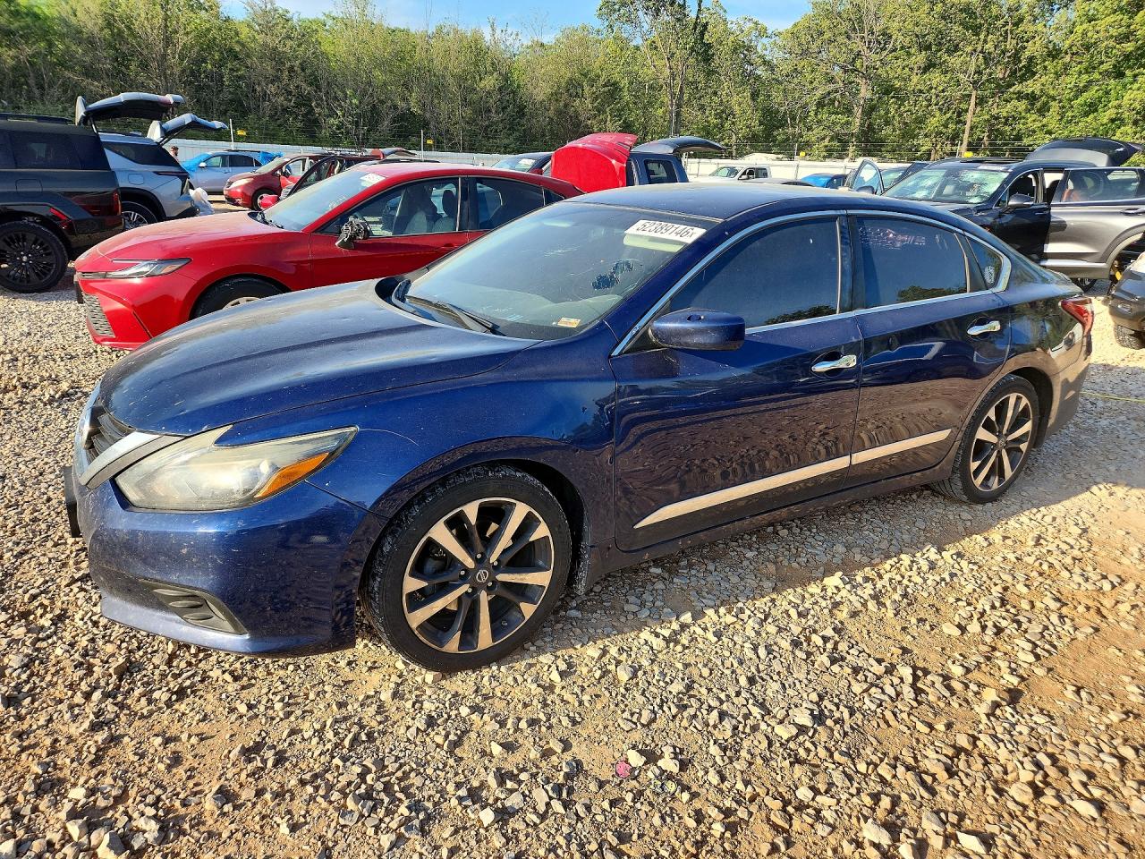 Salvage Nissan Altima Image