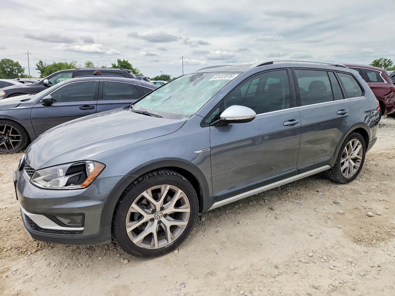 Salvage Volkswagen Golf Image