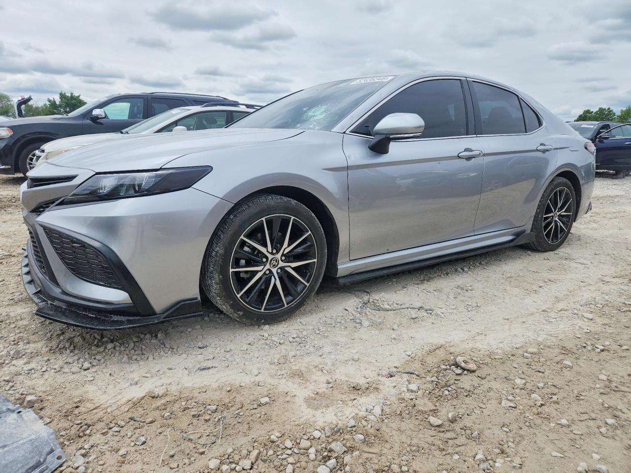 Salvage Toyota Camry Image
