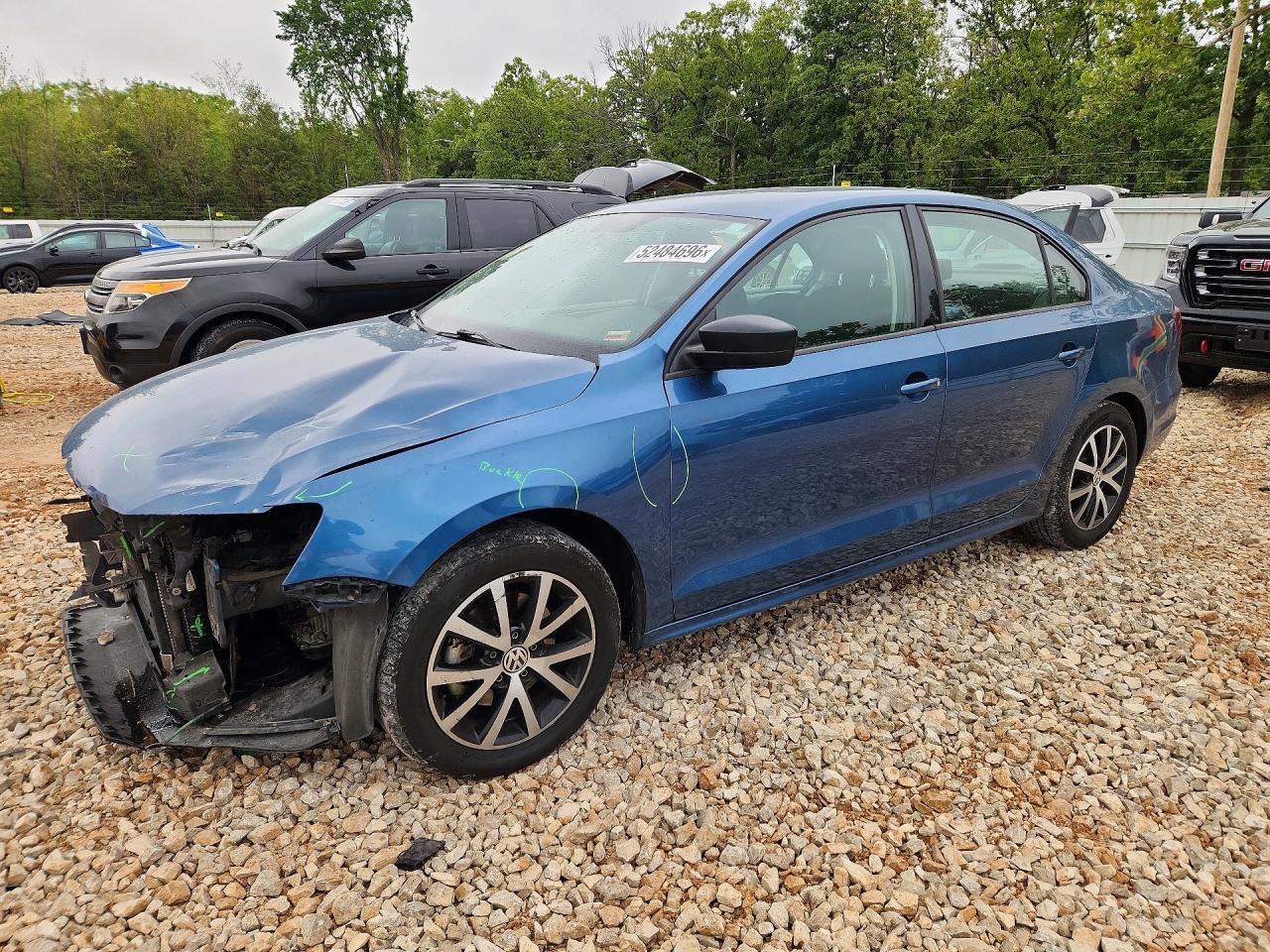 Salvage Volkswagen Jetta Image